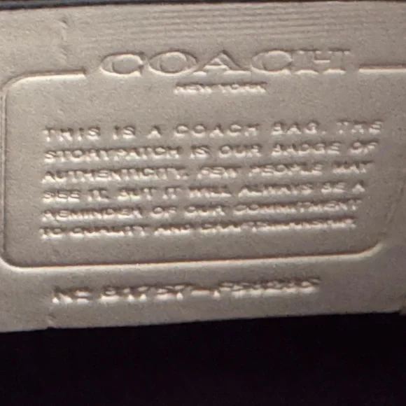 Coach Signature crossbody File Bag - New Without Tags - 13" x 10.5" - Picture 7 of 13